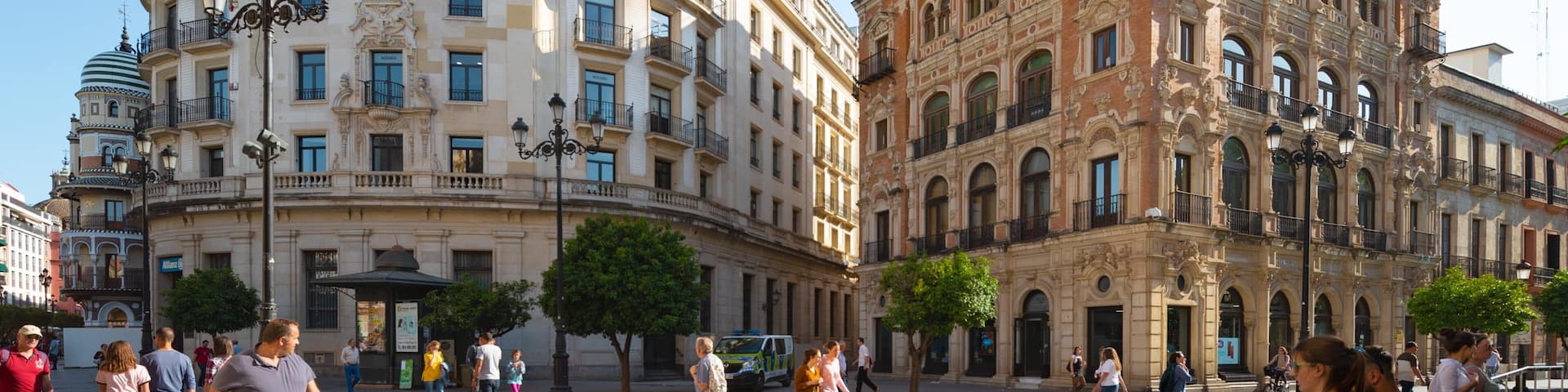 El Arenal showing heritage architecture