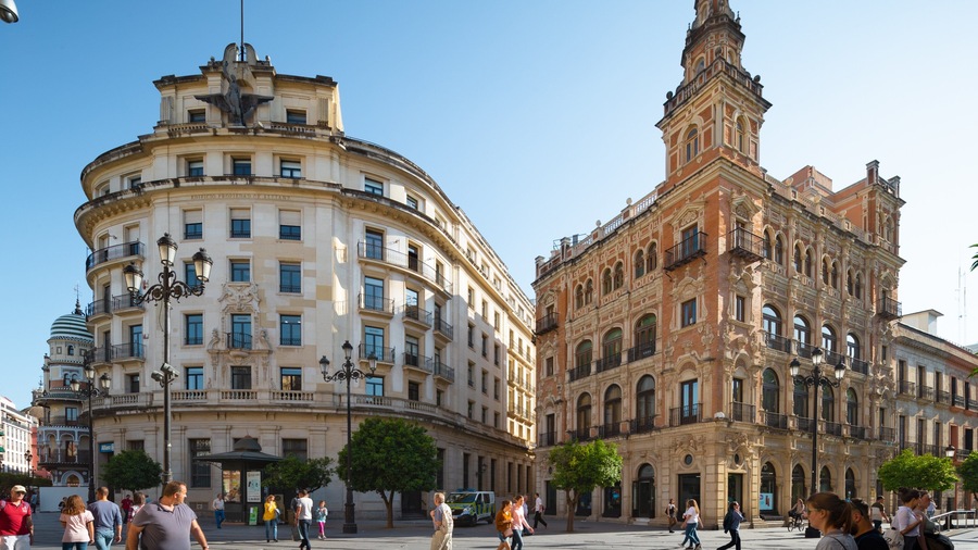 El Arenal showing heritage architecture