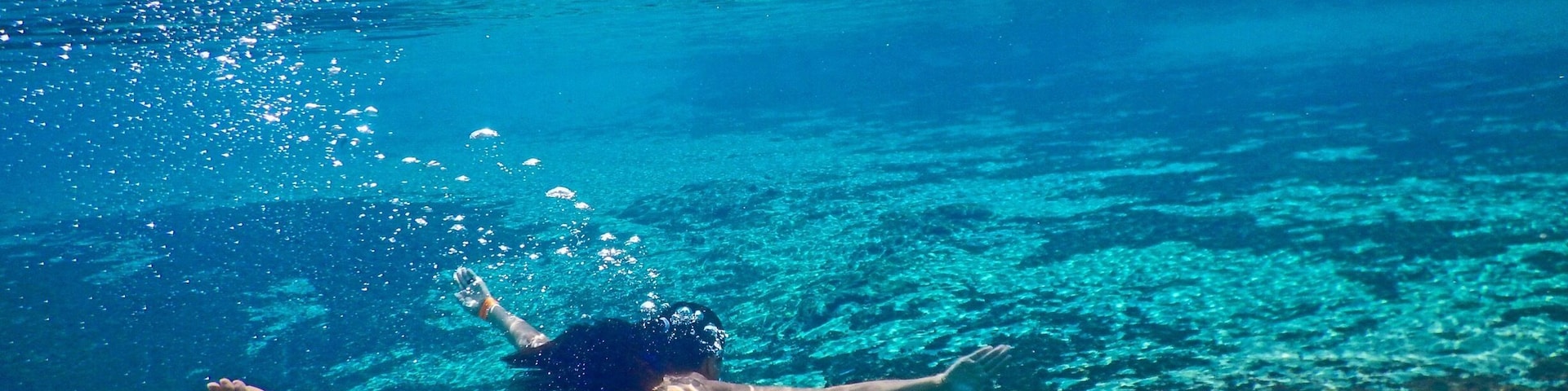 The springs are so clear and such a nice refresher on a hot day, it was definitely a bonus while we RV camped at the county park #florida #swimming #underwater