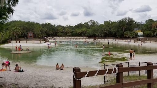 Cool water stays the same temp