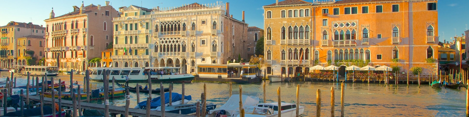 San Polo caracterizando uma baía ou porto e arquitetura de patrimônio