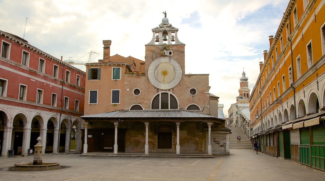 ์ฐ ํด๋ก ์ ๋ณด์ฌ์ฃผ๋ ๋ฌธํ์ ์ฐ ๊ฑด์ถ, ๊ด์ฅ ๊ณผ ๋์