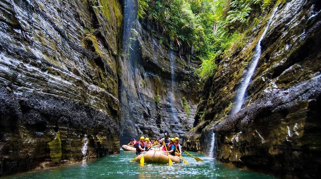 Rafting between canyons of fiji, river fiji does these rafting trips.
It's beautiful hidden secret in pacific harbor, Fiji.