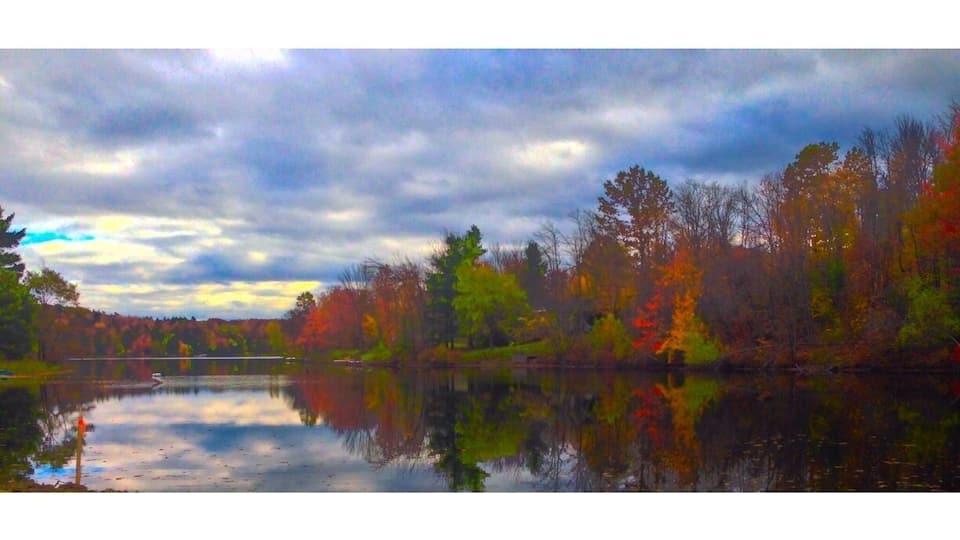 Private Little Robinhood Lake in the Berkshires , took 2 great pictures here. It was perfectly serene, later in the day and a peaceful quiet you don't often experience in this day and age.