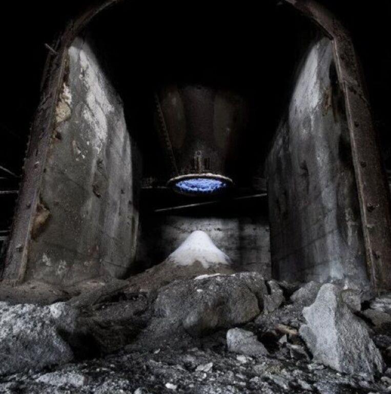 I'm not exactly sure what this is, but they all have giant smoke stacks. 