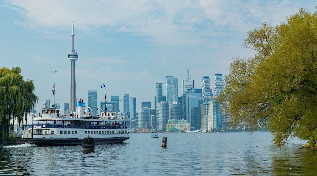Toronto Islands which includes a city, a ferry and a bay or harbor