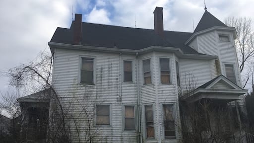 3 staircases and 5 stories