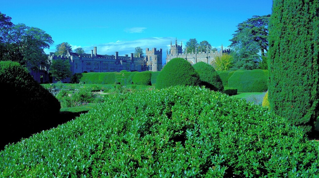 Sudeley Castle. This a fabulous castle. Set in 15 acres of land and still owned and occupied by family descendants. To the right of centre picture is the church where Katherine Parr ( one of Henry V111's wives) is lies in her tomb. There's a lot of history in this place and i'm looking forward to another visit.