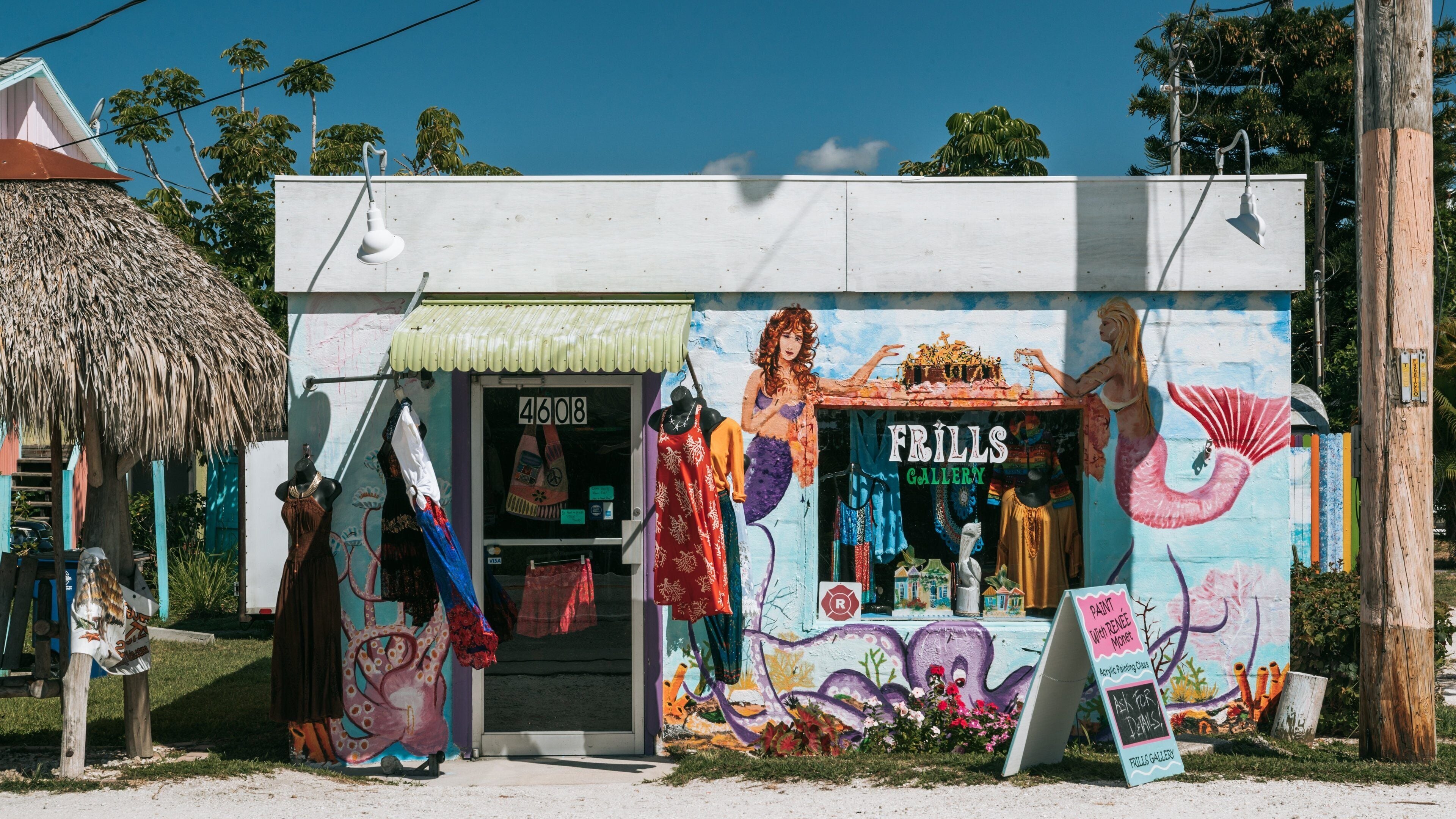 Matlacha featuring a small town or village and outdoor art