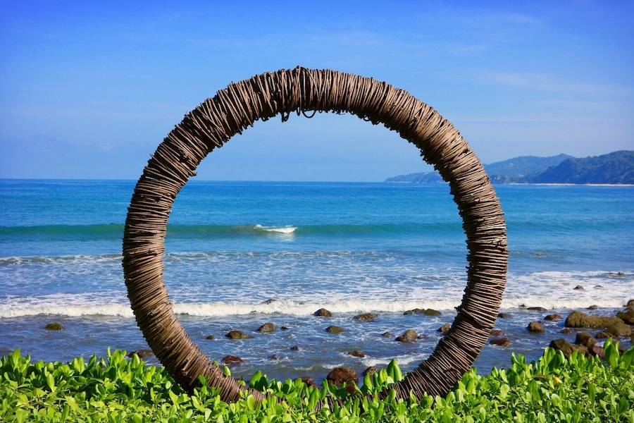 The meaning of the circle as a symbol is universal. It is seen as a divine sign, sacred to several cultures. It symbolizes the ongoing energy found in #nature. It symbolizes the way the universe includes everything.
#energy #seeknature #mexico #aquatrove #blue #universal #travelmore #bvsblue