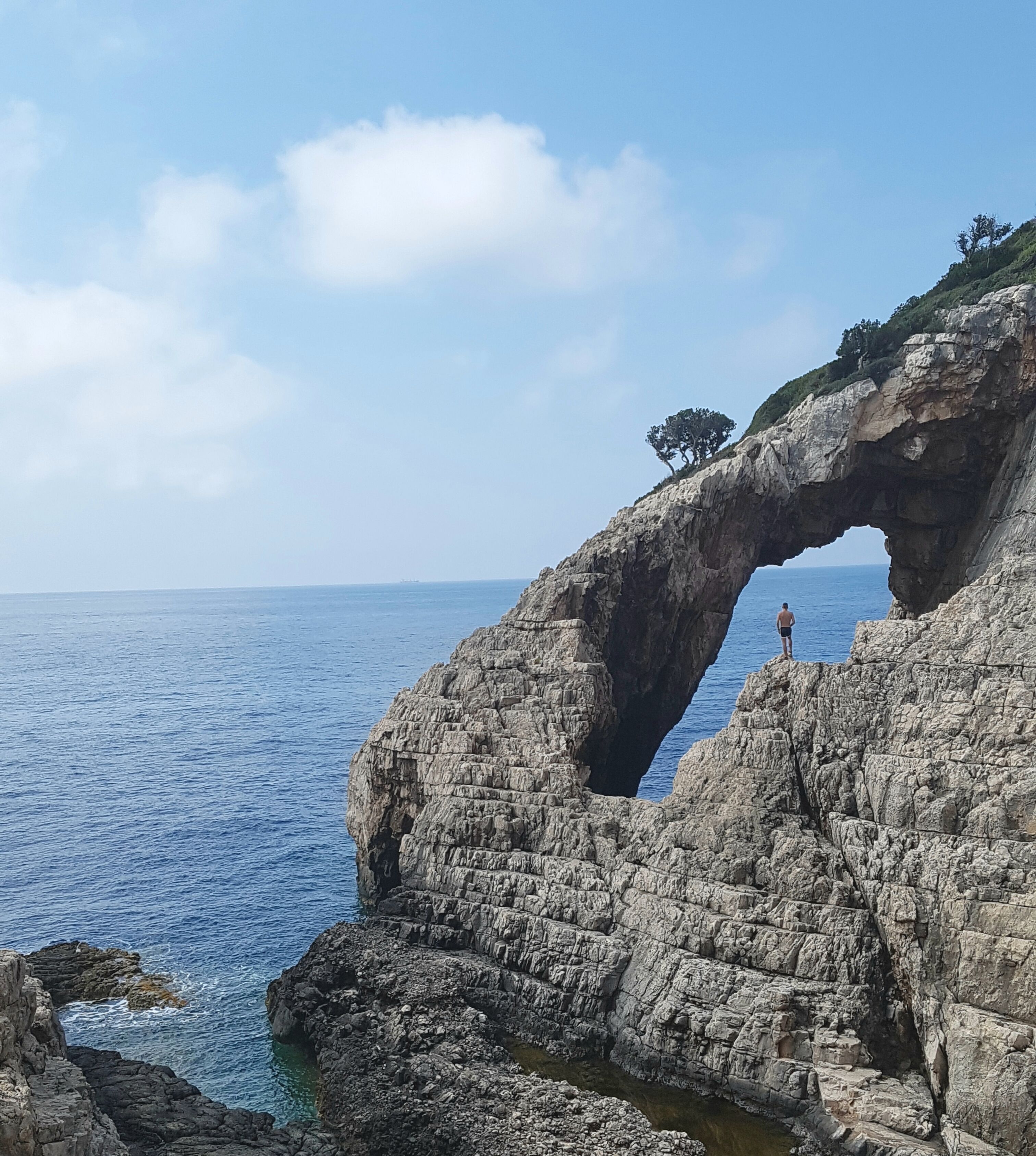 This is on the east side of the island and has a great little coffee shack there very quite a little gem 