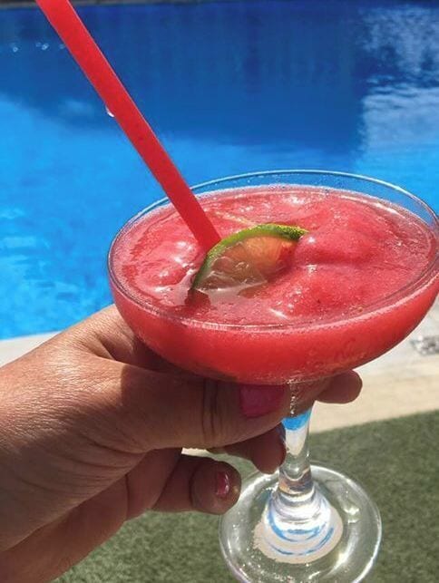 Took my mother (81 yrs) on a vacation as she is very ill and not able to travel by herself. We stayed on a calm and very friendly apartment Futura Hotel  and we enjoyed it very much. I can recommend the place very much