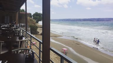 A great spot for lunch while watching the sets roll in from the Mediterranean.