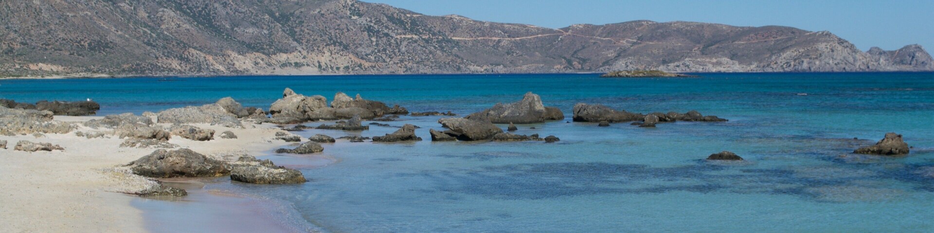 Another view of the gorgeous Elafonissi Beach on Crete Island, Greece. Crete is Greece's largest island and has no shortage of stunning beaches to explore! However, this was by far our favorite because it is where we got engaged!
TIP: go early or late (a few hours prior to sunset) to beat the crowds and have you own little cove to yourself to admire all that pretty pink sand!
#lifeatexpedia