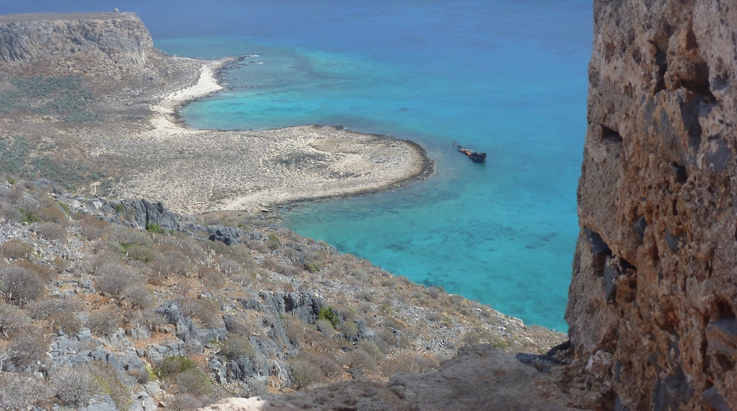 With views like this, your hike up to the top to reach the fort of Imeri Gramvousa will be worth your while. #LifeAtExpedia