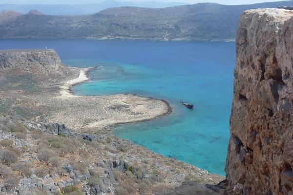 With views like this, your hike up to the top to reach the fort of Imeri Gramvousa will be worth your while. #LifeAtExpedia