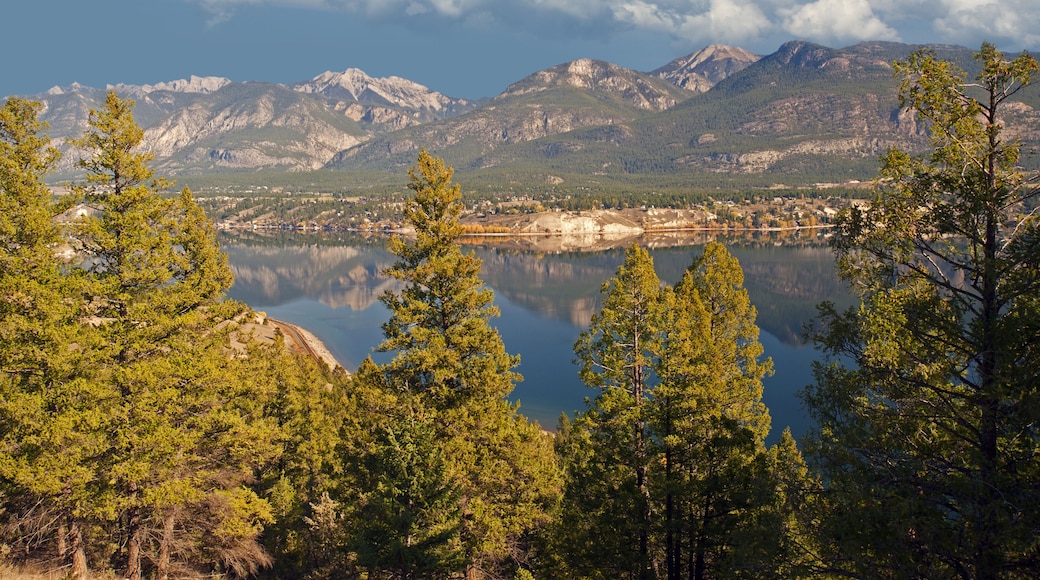 Windermere Lake and Canadian Rockies