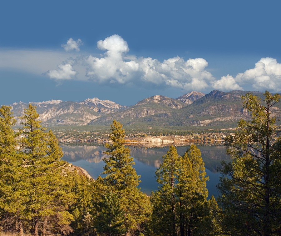 Windermere Lake and Canadian Rockies