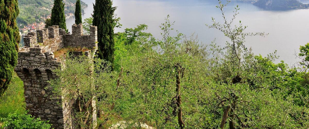 Castello di Vezia & Lago di Como