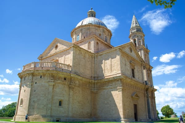 Montepulciano which includes heritage architecture