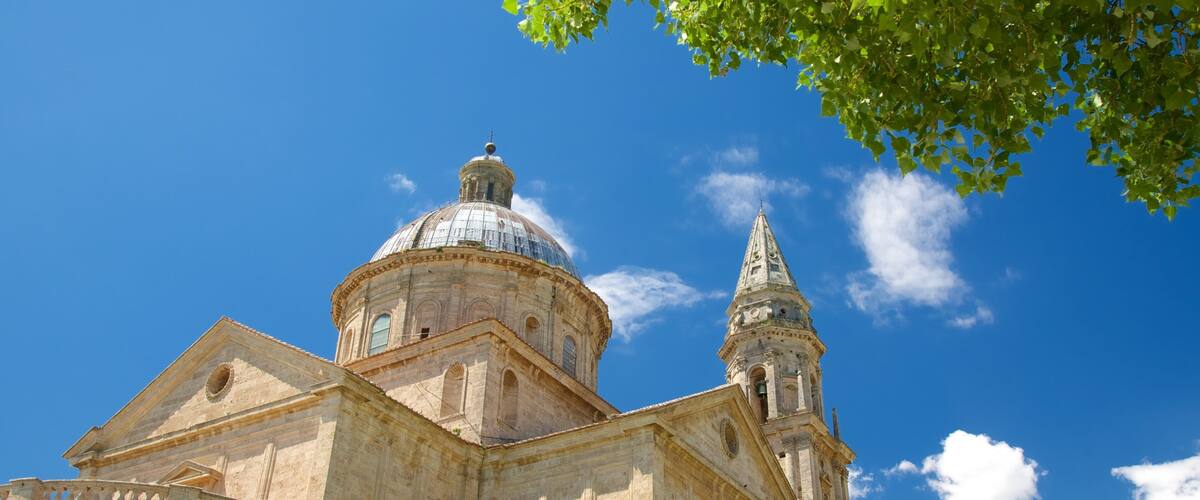 Montepulciano showing heritage architecture