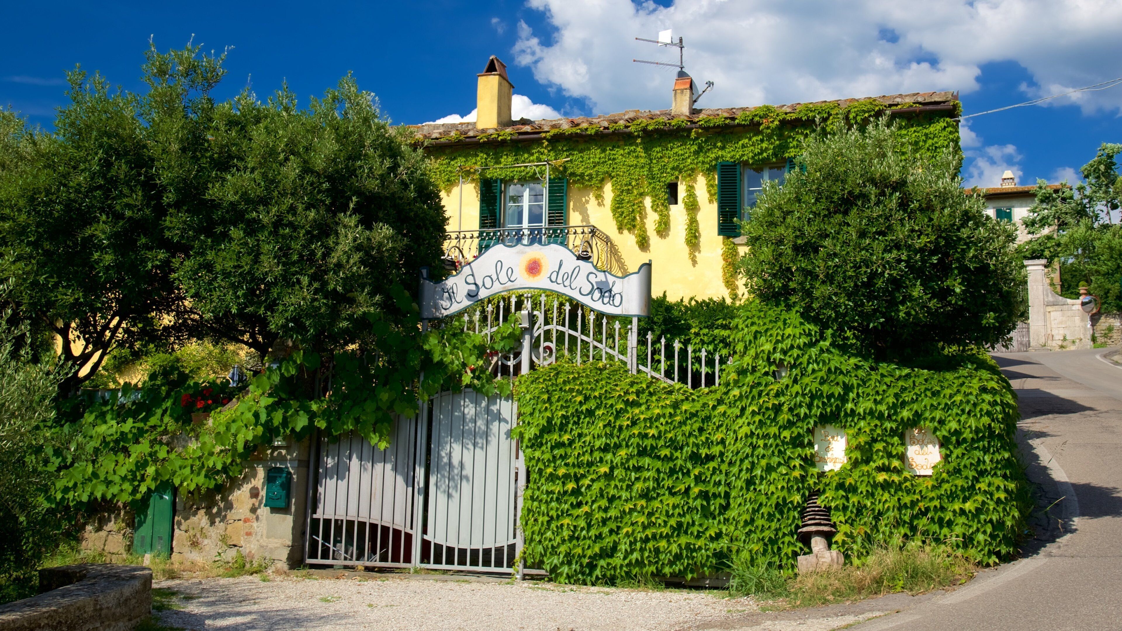 Cortona que incluye señalización