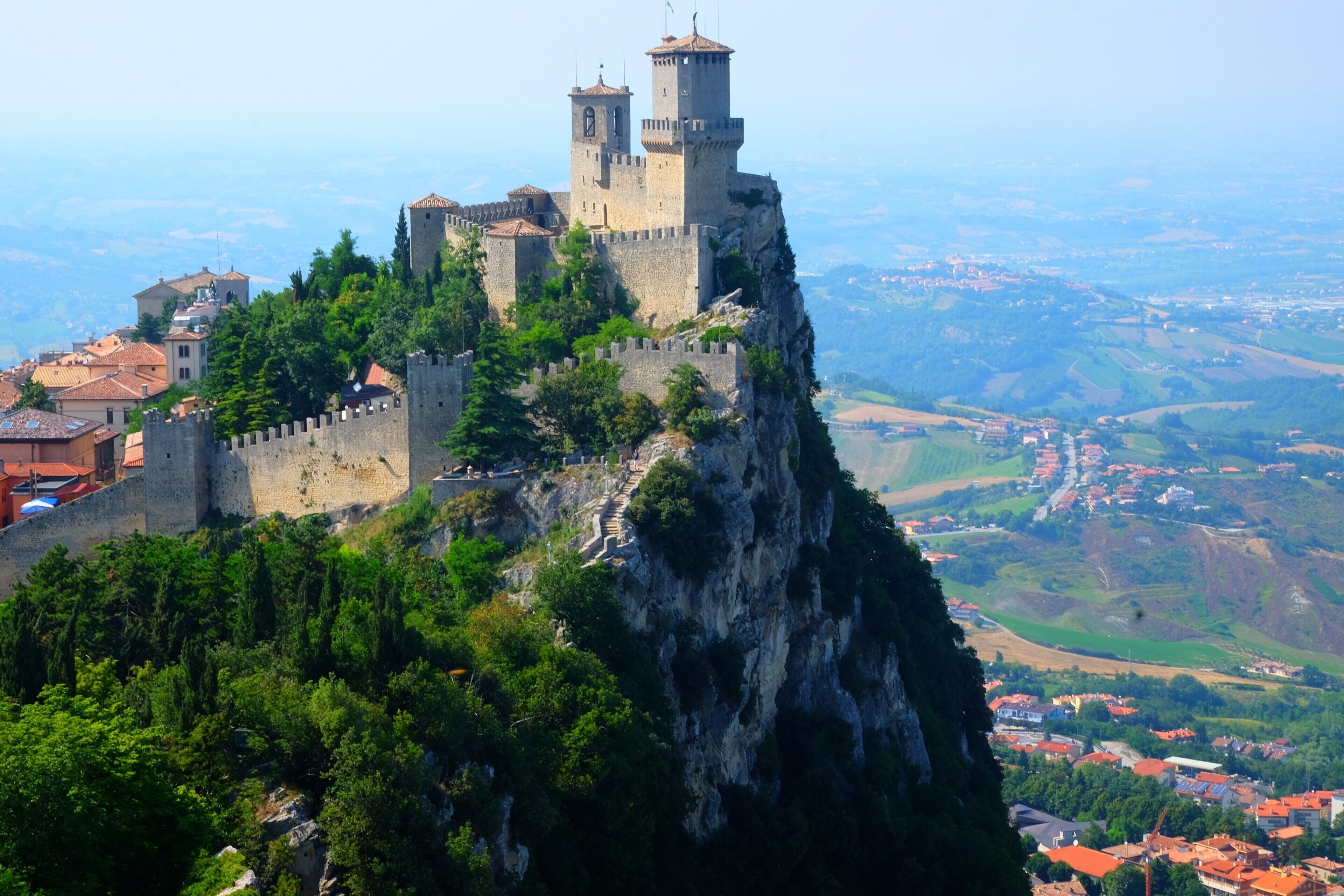 Majestic Towers of San Marino - Small Countries of the World

Visit my Travel Video discover San Marino - World's oldest surviving sovereign state and its oldest republic (since AD 301). The land of clifftop castles and unique museums

https://www.youtube.com/watch?v=iH9wd8nhIQw



#sanmarino #landscape #troveon
