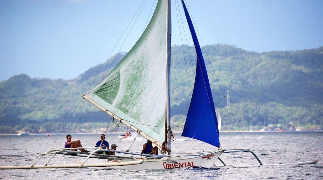 Boracay Island fasiliteter samt utsikt mot øy, kyst og seiling