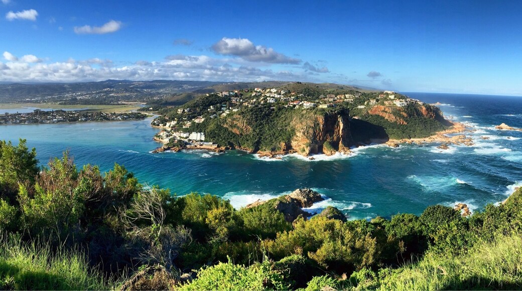 Too bad the eastern head has been developed. Hiking the trail on the featherbed reserve is pretty.