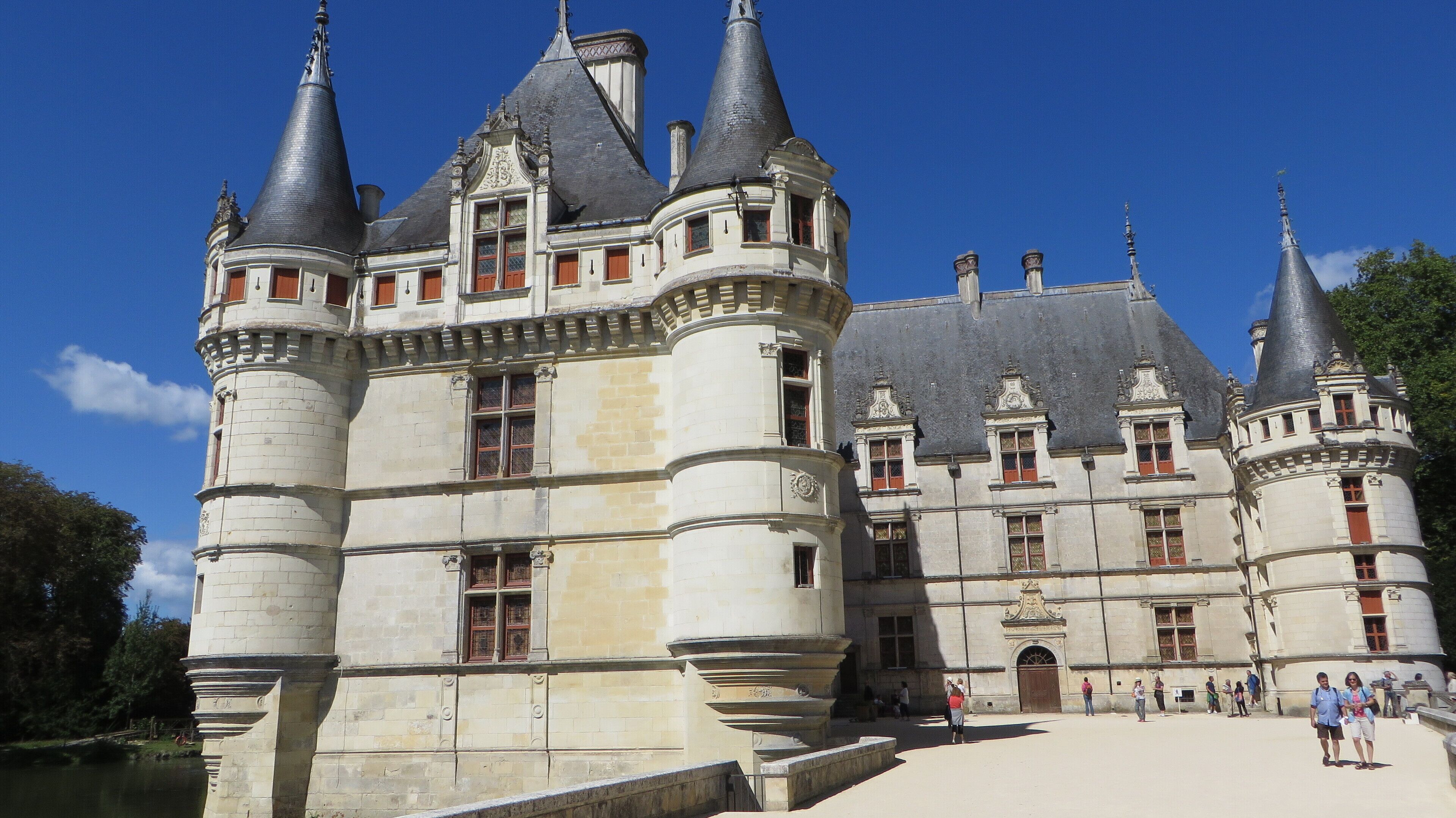 This building is indexed in the Base Mérimée, a database of architectural heritage maintained by the French Ministry of Culture, under the reference PA00097546 .