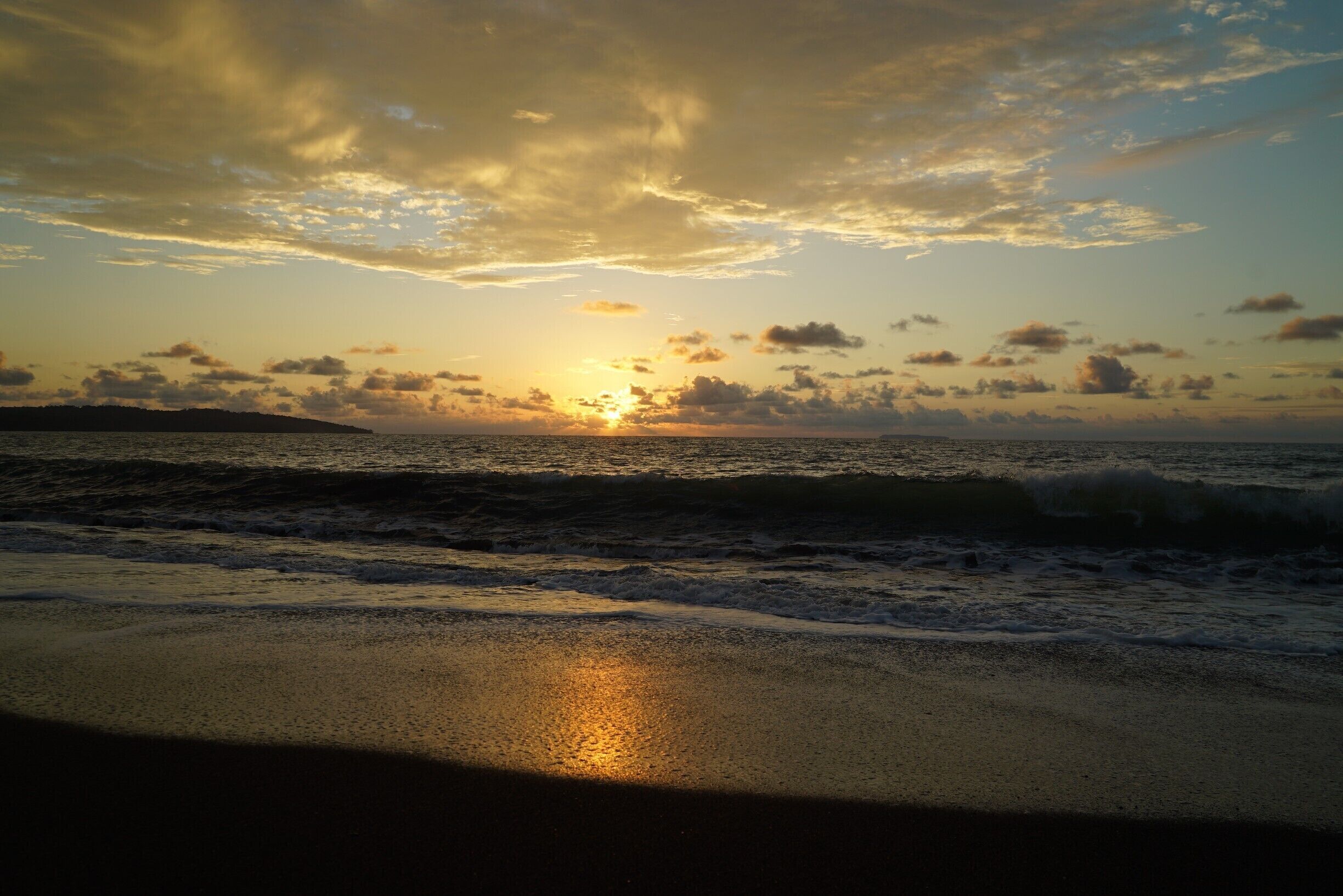 A beautiful sunset on the remote Osa Peninsula. #GoldenHour