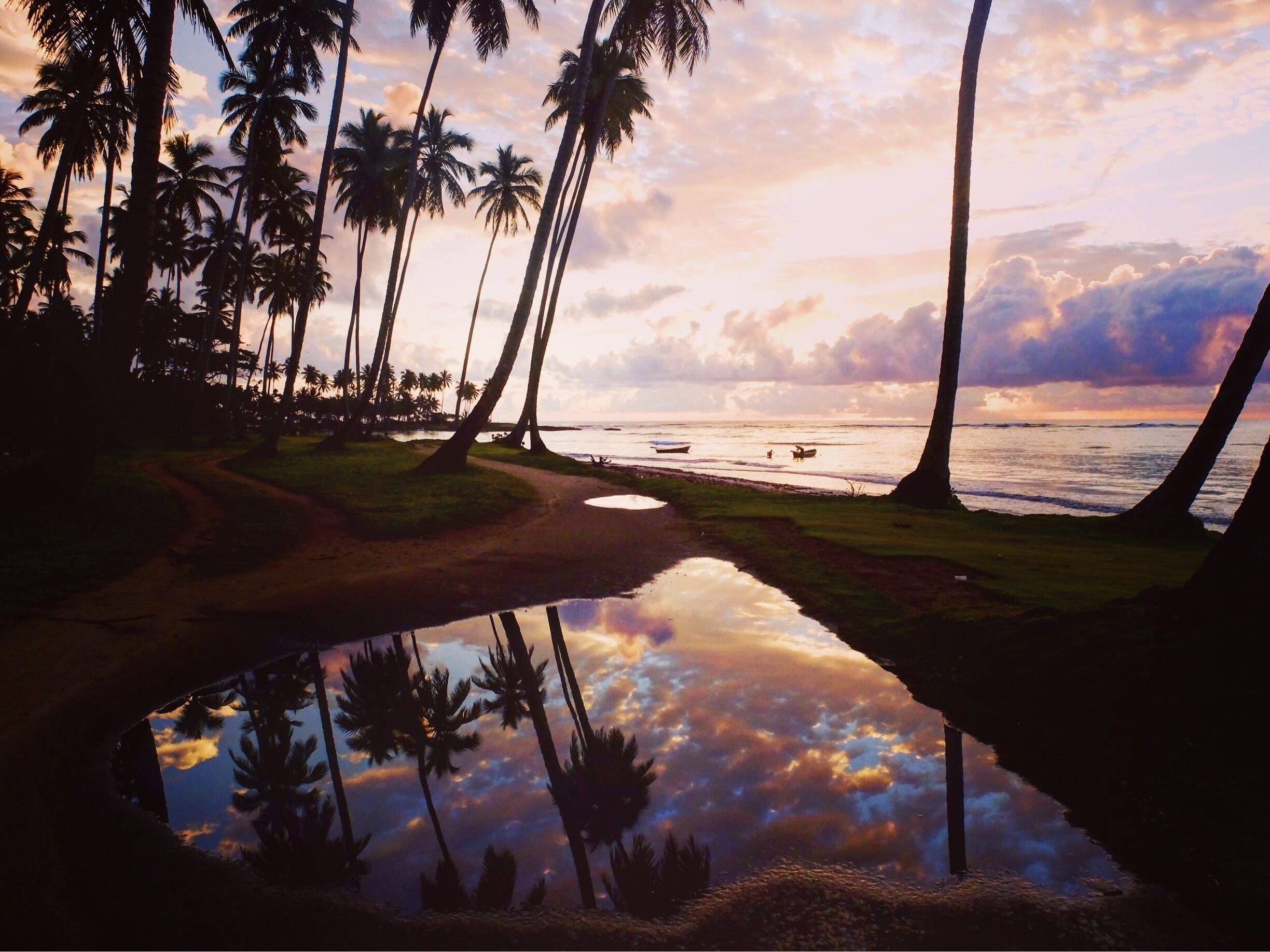 #takeahike during sunrise and fall in love with the simple things 