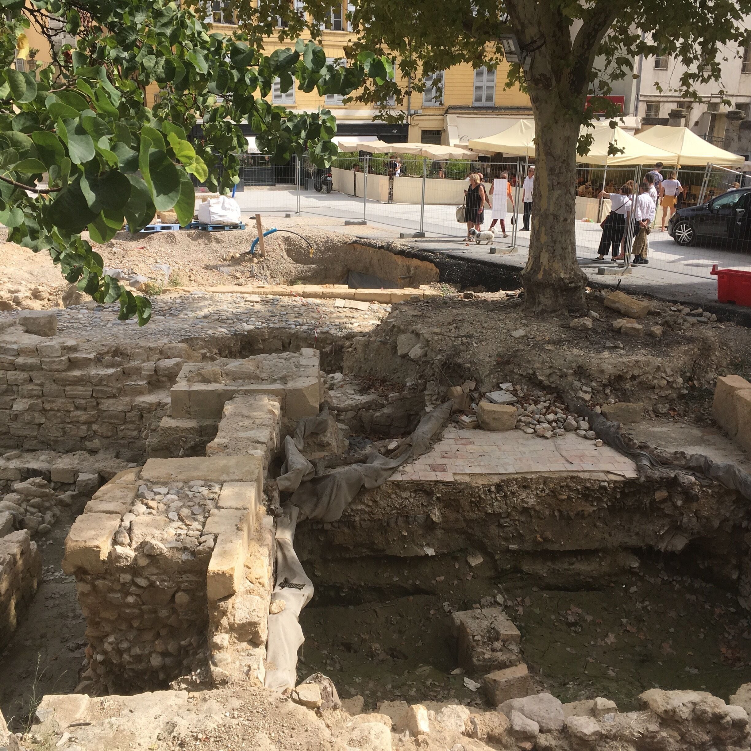 Fouilles archéologiques gallo-romaine sur la place