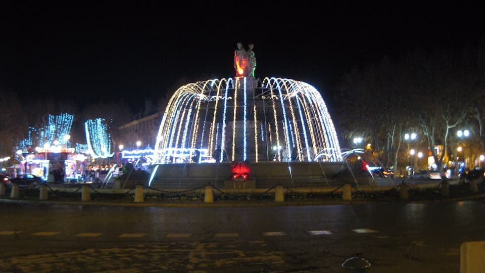 One of the many fountains located in the city. It was lit up for the holidays.
-2015