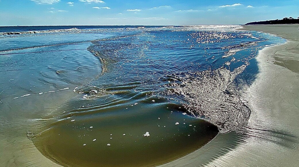 Here beside the rising tide. 😎