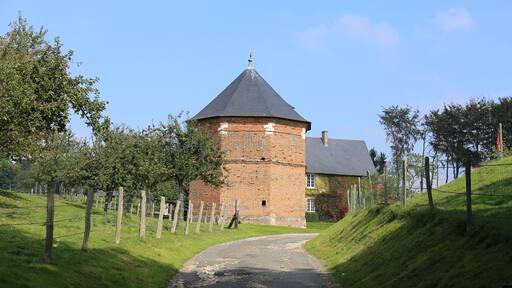 This building is indexed in the Base Mérimée, a database of architectural heritage maintained by the French Ministry of Culture, under the reference PA00101124 .