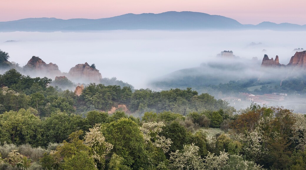 Europe, Italy, Tuscany, Arezzo. The characteristic landscape of the Balze seen from Piantravigne, Valdarno