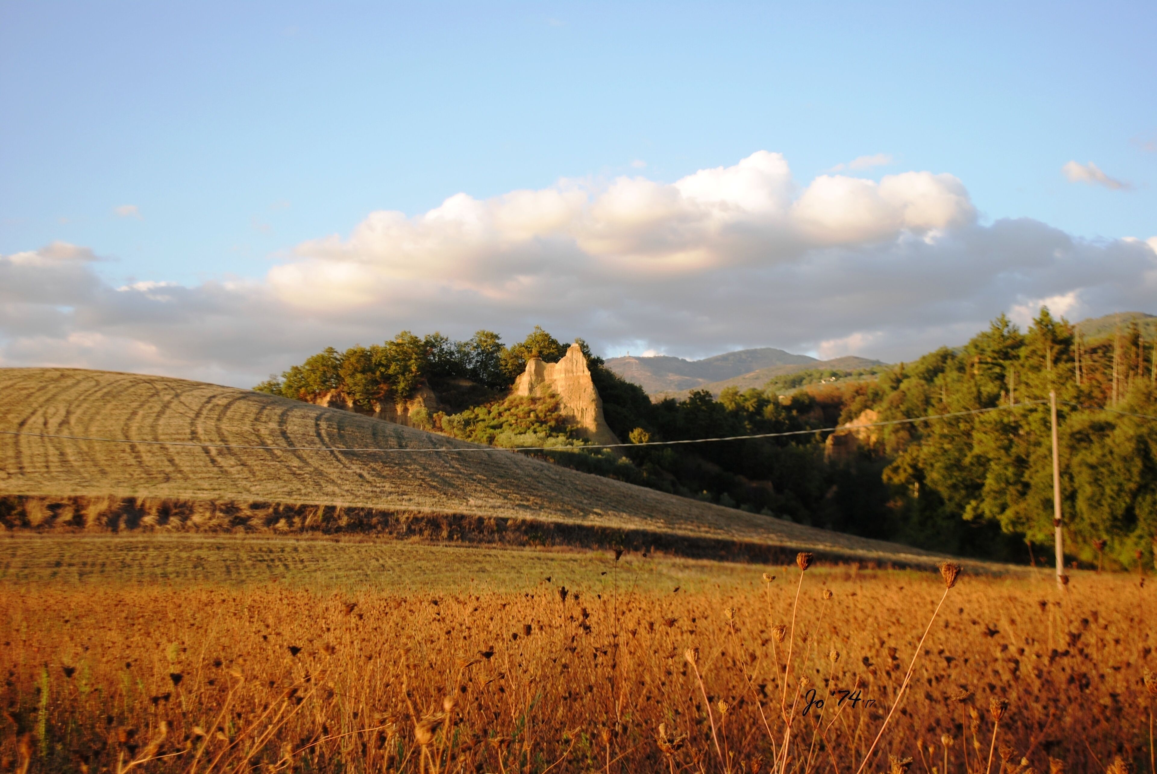 Le Balze in Valdarno, characteristic sand, clay and rock formations in the valley of the Arno river,  streching between Florence and Arezzo in Tuscany, Italy.