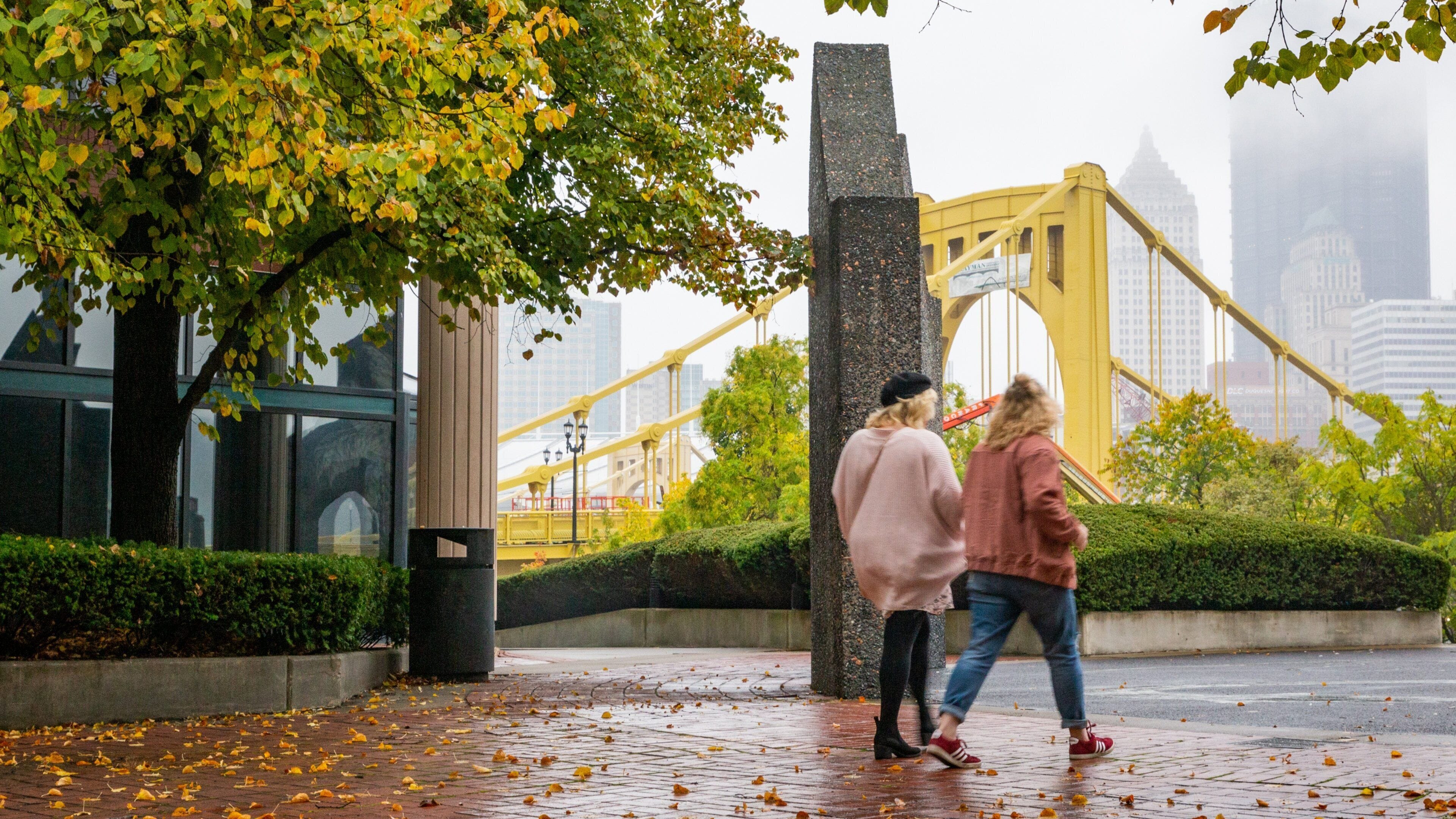 Pittsburgh which includes fall colors, a bridge and street scenes
