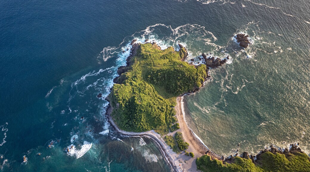 Bay of Tenacatita, aerial view of Tenacatita beach, La Huerta, Jalisco, Costalegre, costa alegre, tómbolo, Peninsula, Península.