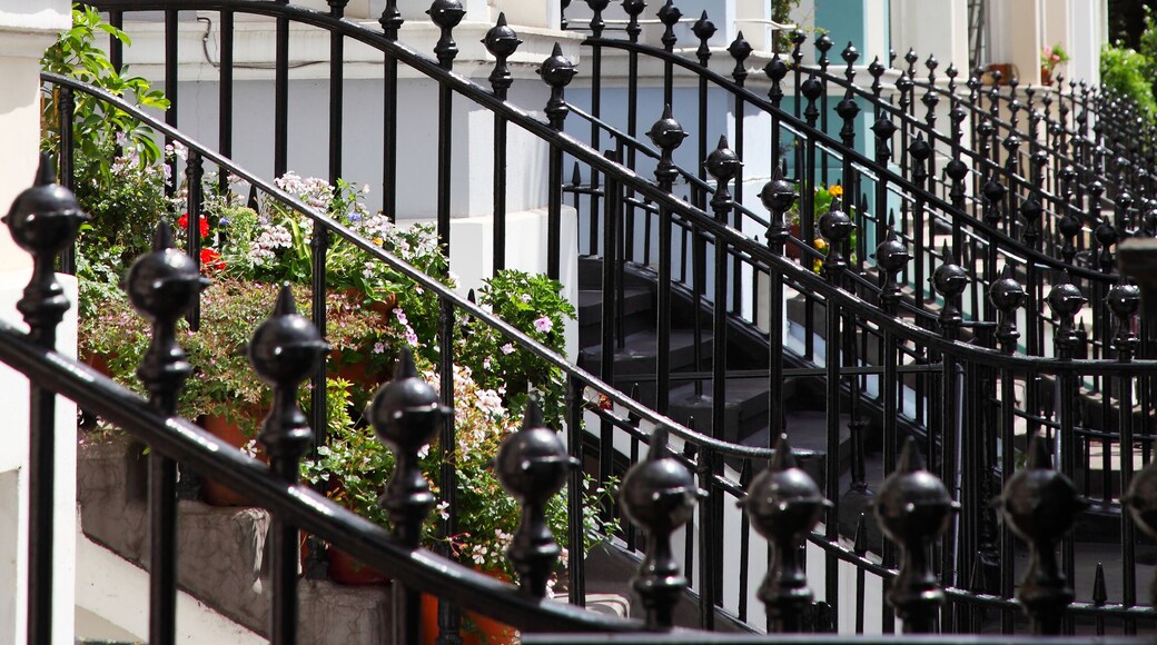 Down the streets around Notting Hill