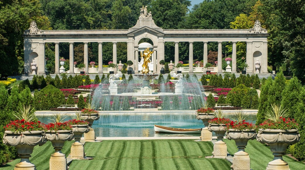 Wilmington featuring a park, a castle and a statue or sculpture