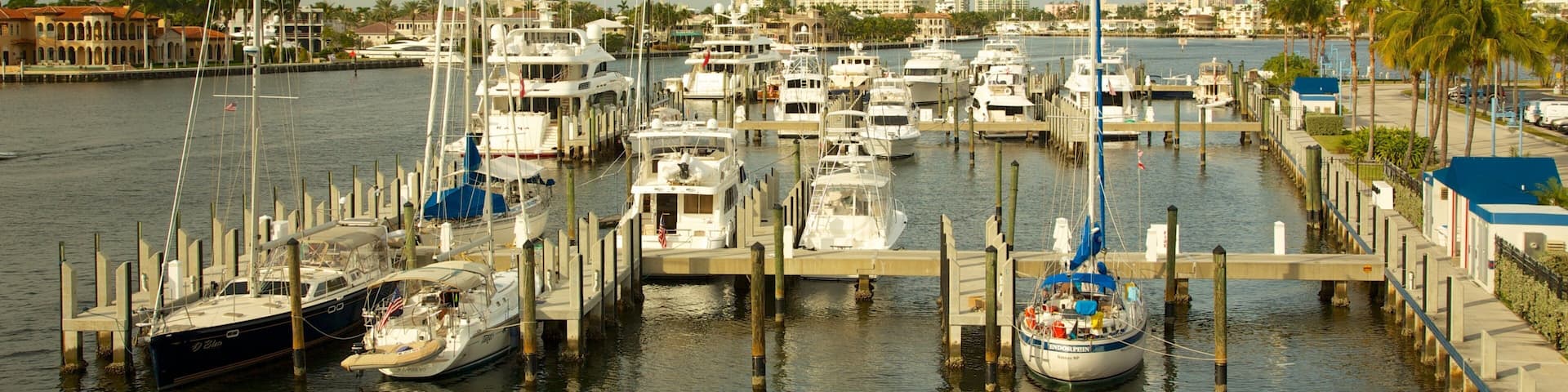 Fort Lauderdale which includes boating, a marina and a bay or harbour