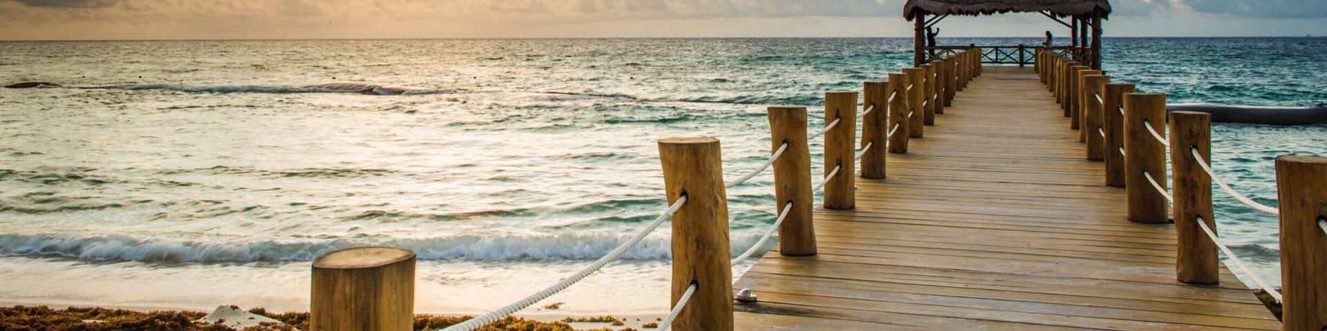 Sunrise’s never fail to impress, it’s always worth the effort to get up early, choose your composition and not have to worry about rushing round with the camera settings. Gives you time to take in the beautiful surroundings while still capturing a stunning image
#bvsquad #stunninglocations #seascape
#beachtips