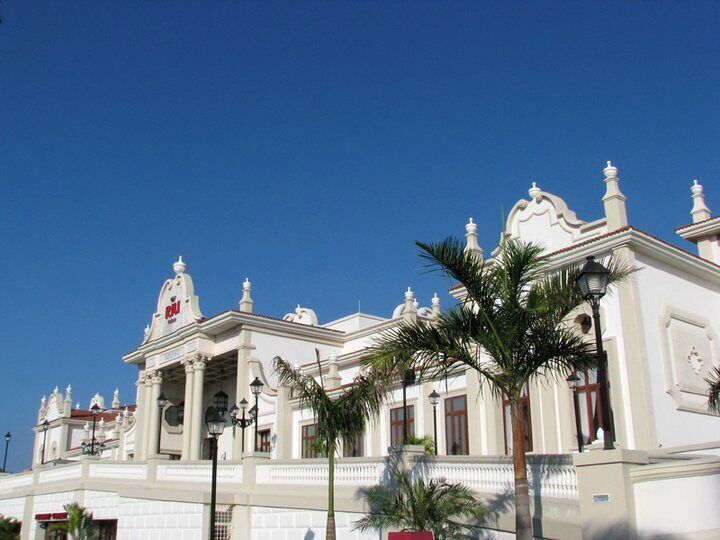 As much as I usually prefer a backpack and a tent, sometimes a good deal comes along that you can't pass up. This was one of those times.