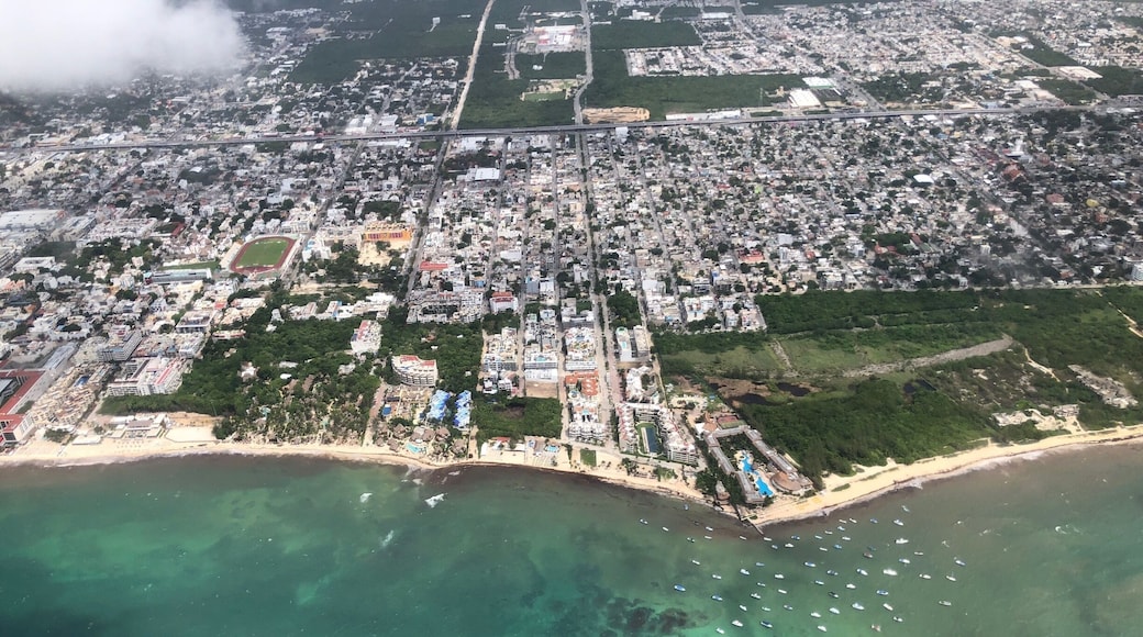 Amazing view of Playa del Carmen - you can get this kind of view from the short flight to #Cozumel. If you take it from #Cancun, the flight is a mere 15 minutes, much shorter than the 45 min ferry ride, but allows for jaw-dropping views. #LifeAtExpedia #beach