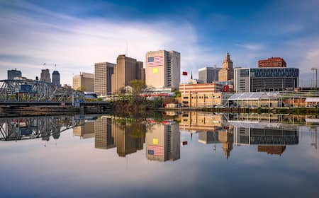 ฿10,570 Cheap flights from London (LHR) to Newark Liberty Intl