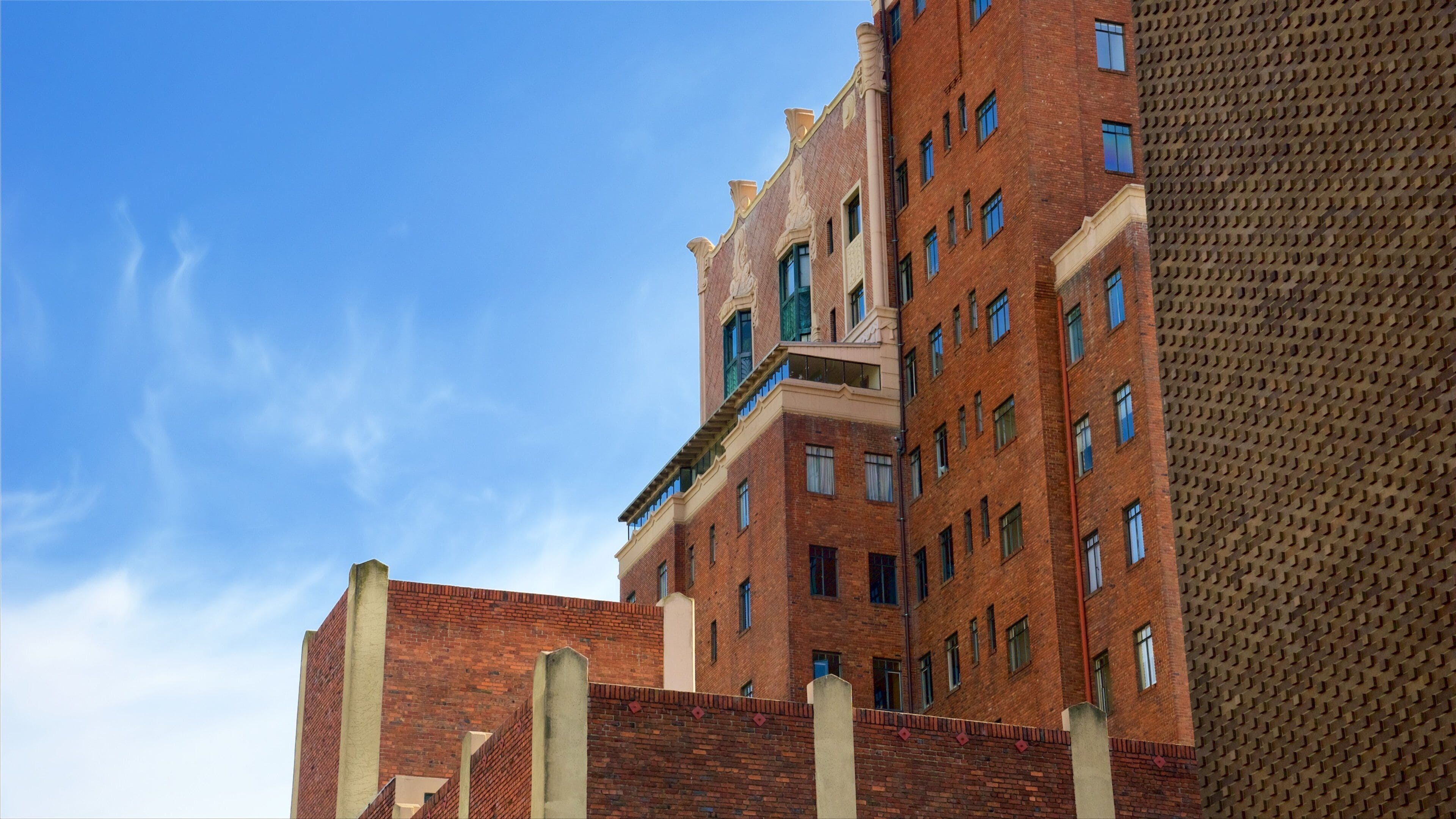 Oakland featuring modern architecture