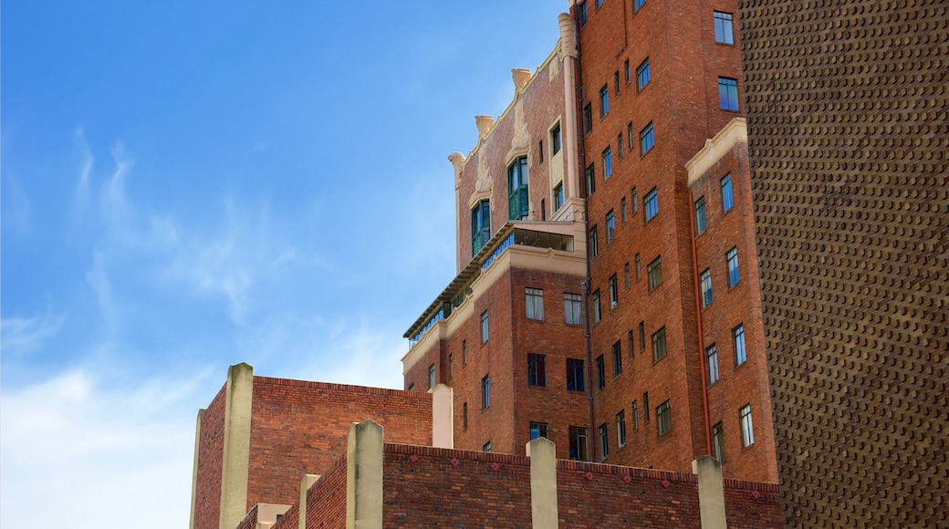 Oakland featuring modern architecture