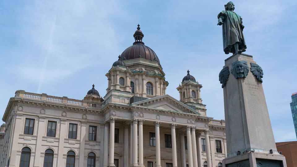 SYRACUSE, NY - MAY 14, 2018: Onondaga County Courthouse in Columbus Circle in Syracuse, New York
